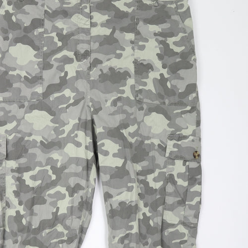 M&S Mens Green Camouflage  Cargo Trousers Size 24 L26 in