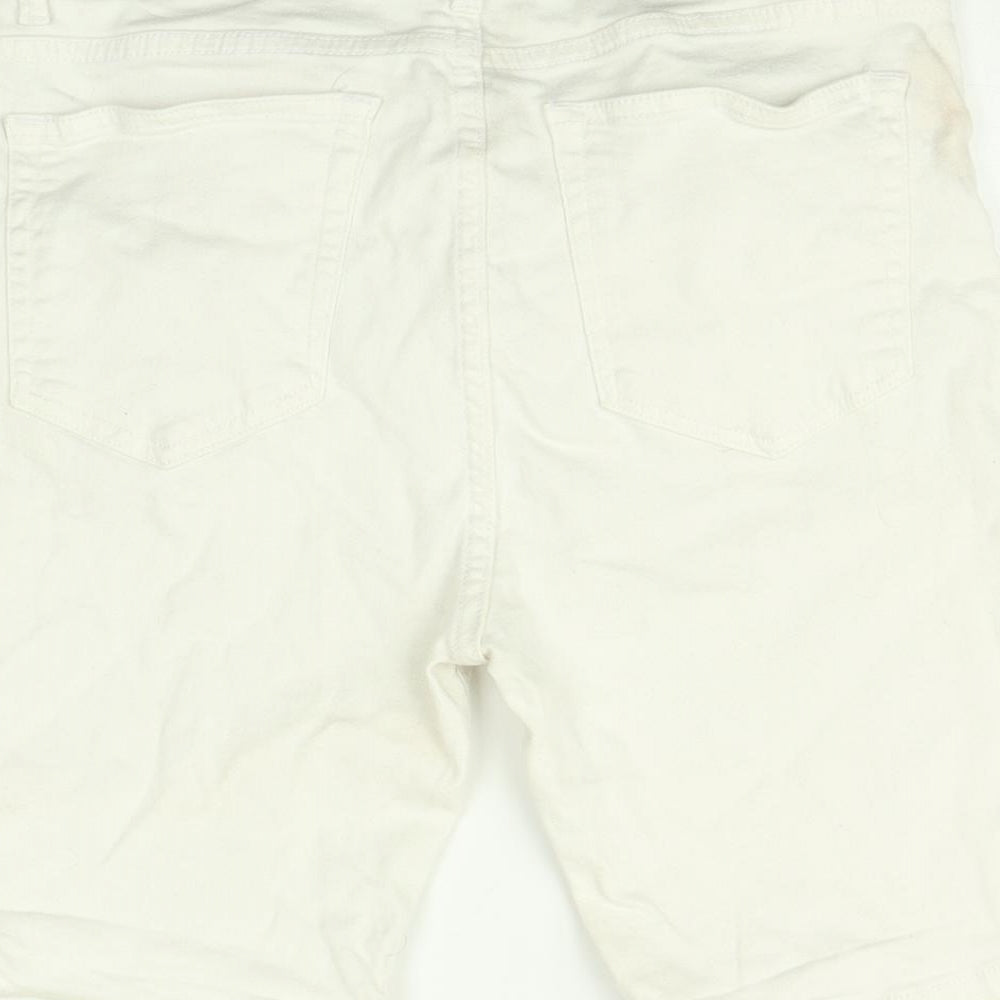 MAN Mens White   Chino Shorts Size 32
