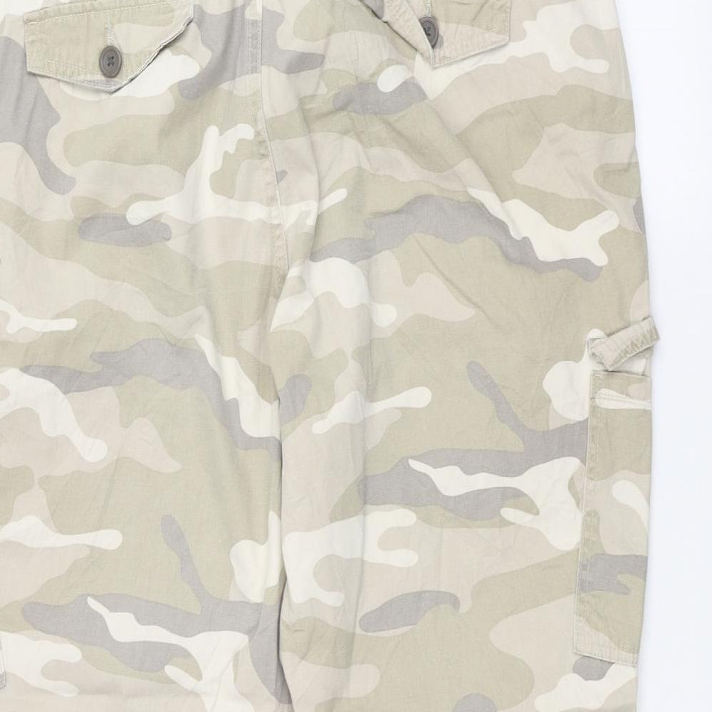Primark Womens Green Camouflage  Cargo Shorts Size 18