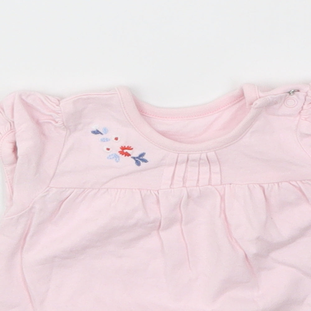 Nutmeg Girls Pink   Basic T-Shirt Size 0-3 Months