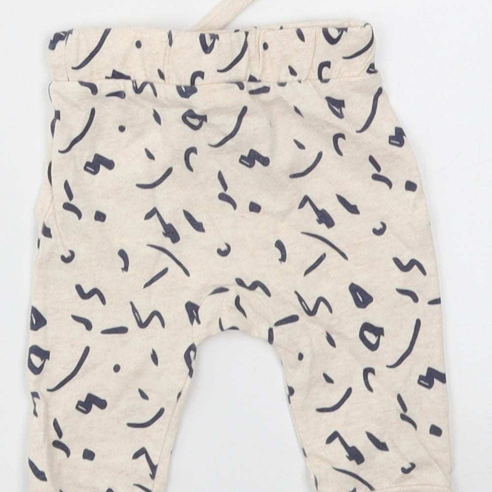 FRED &FLO Baby Ivory Animal Print  Capri Leggings Size 3-6 Months