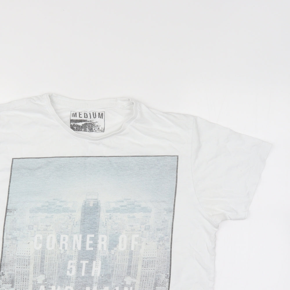 Cedar Wood State Mens White    T-Shirt Size M