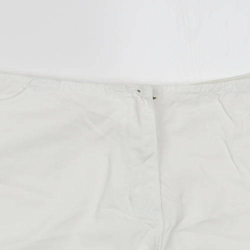 Essentials Womens White   Chino Shorts Size 16