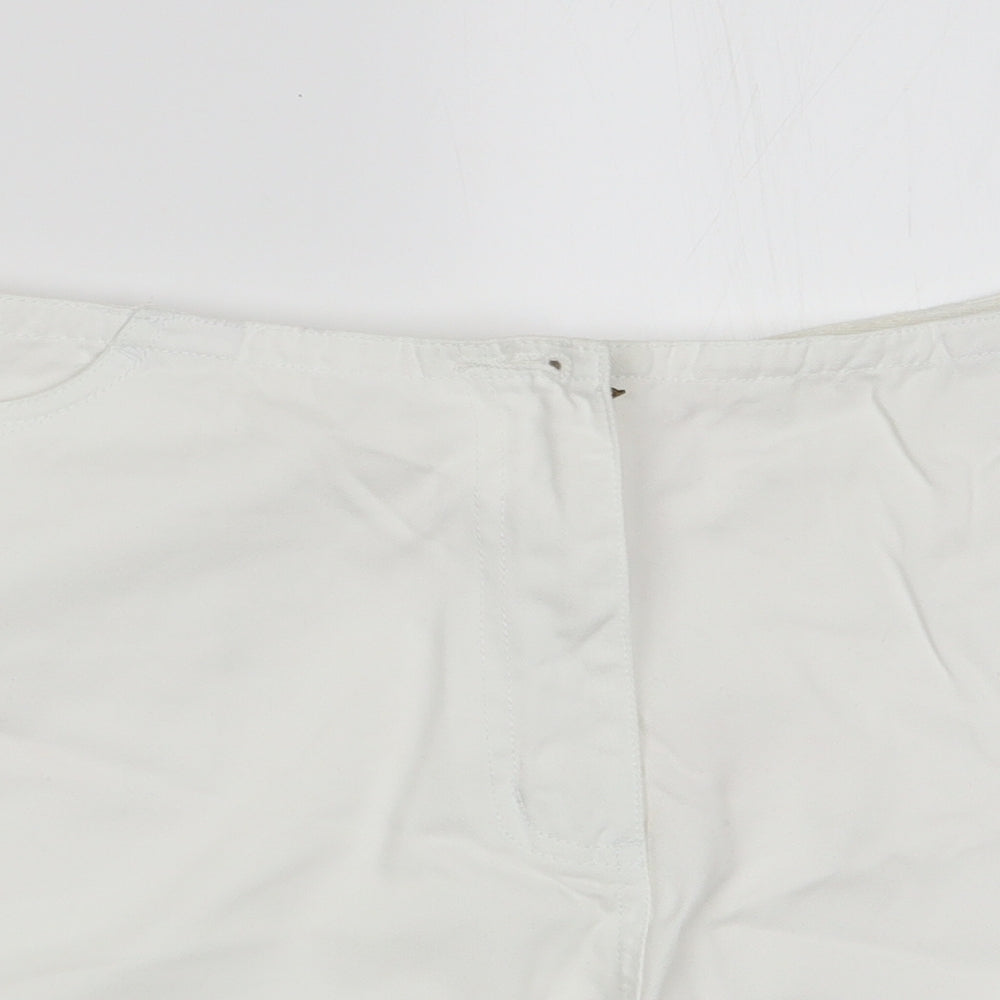 Essentials Womens White   Chino Shorts Size 16