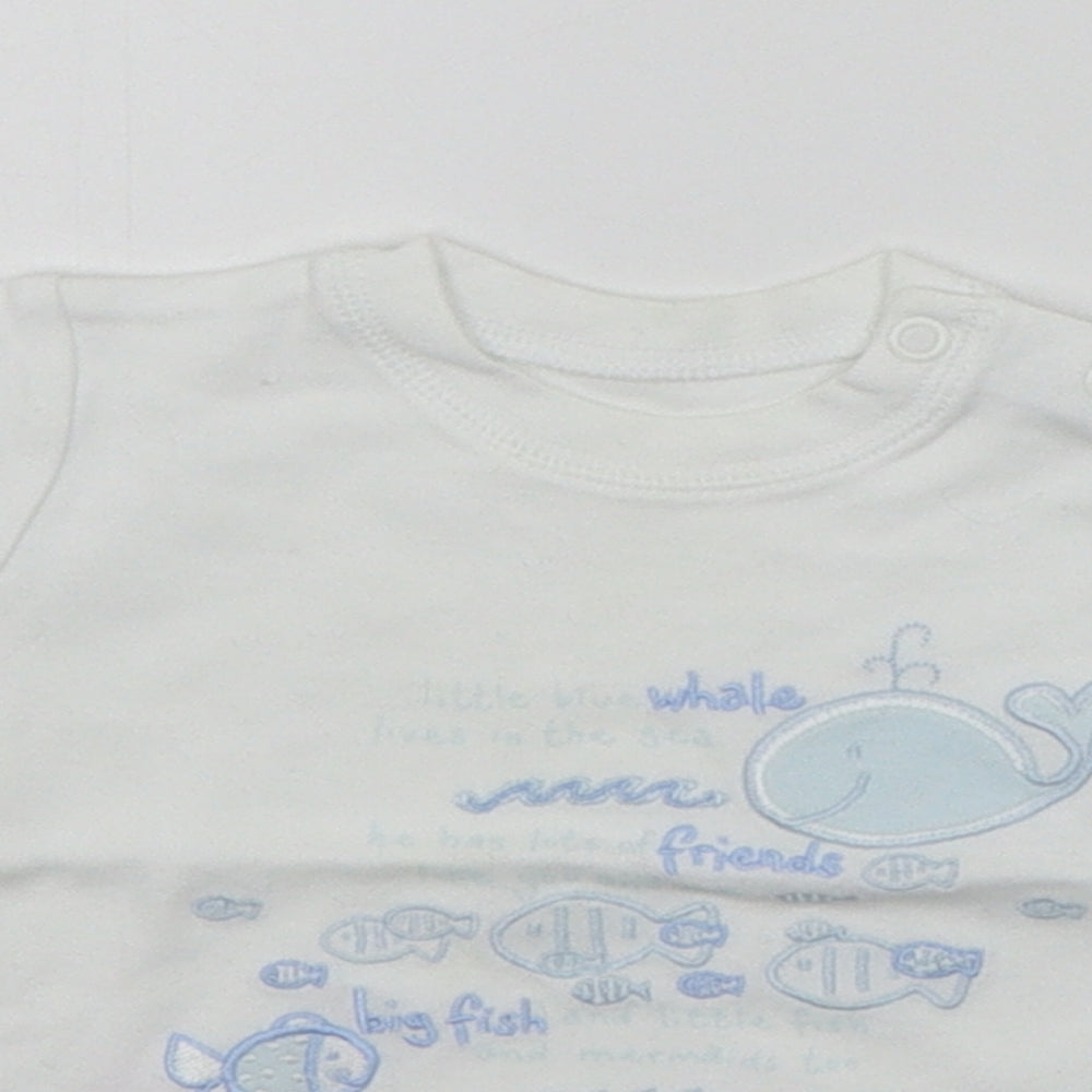 George Baby White   Basic T-Shirt Size Newborn  - details on chest