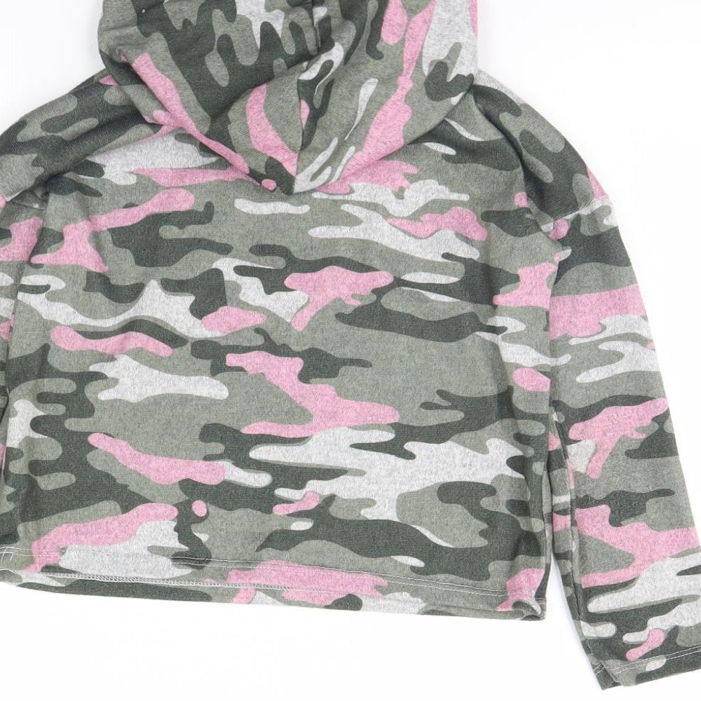 Preworn Girls Green Camouflage  Pullover Hoodie Size 7 Years