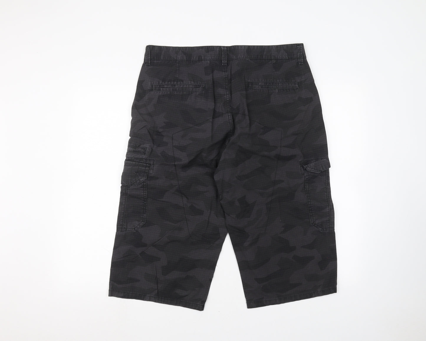 George Mens Black Camouflage  Cargo Shorts Size 36 in
