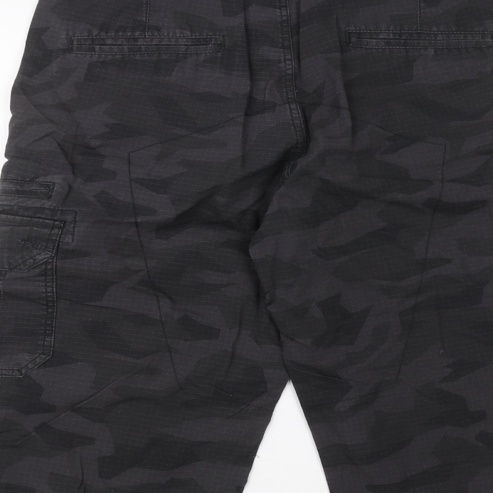 George Mens Black Camouflage  Cargo Shorts Size 36 in