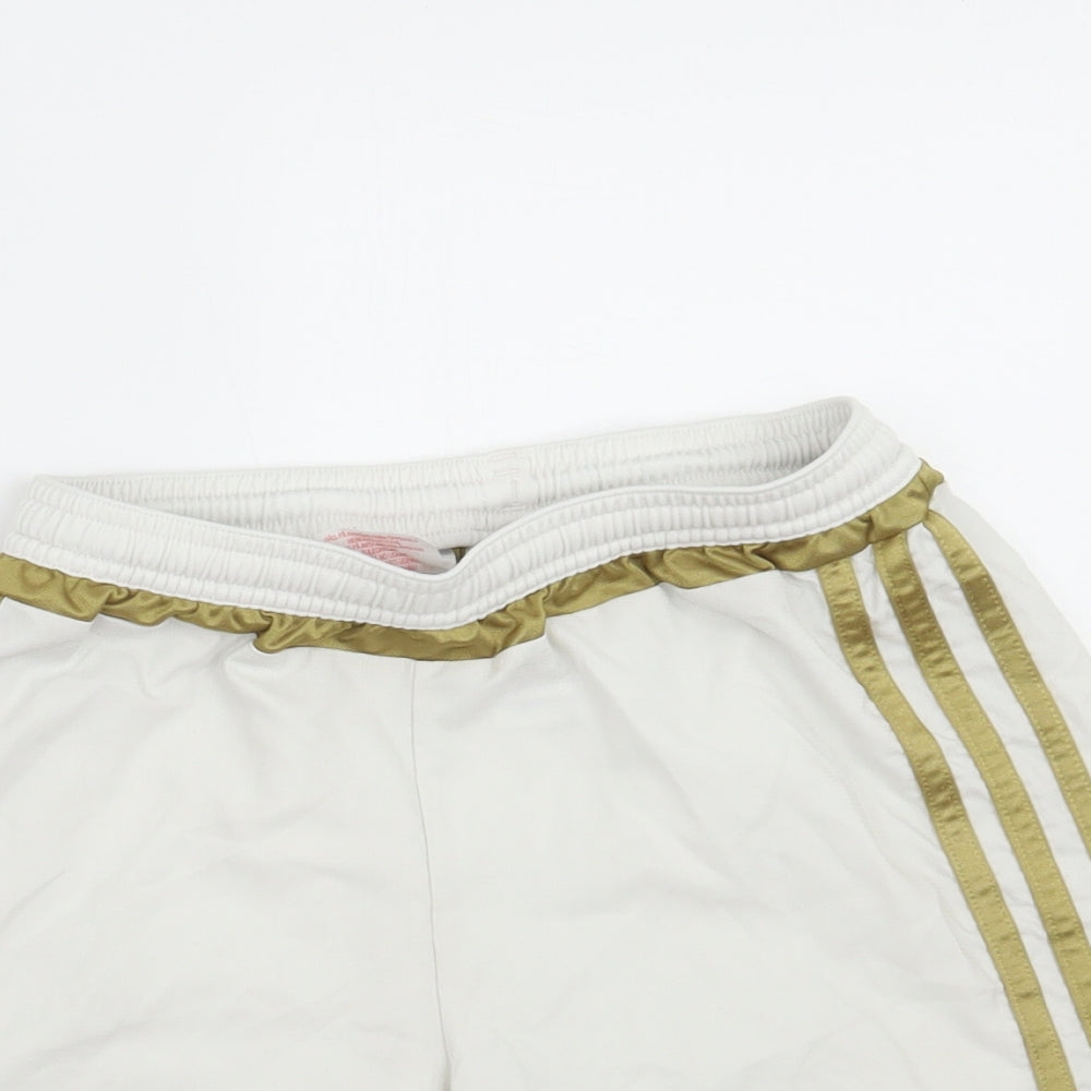 adidas Boys White   Bermuda Shorts Size 9-10 Years - Nottingham Forest