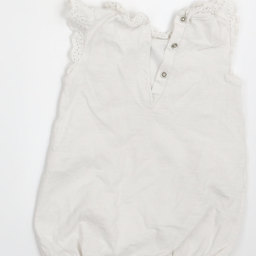 NEXT Girls White Floral  Basic T-Shirt Size 3-6 Months