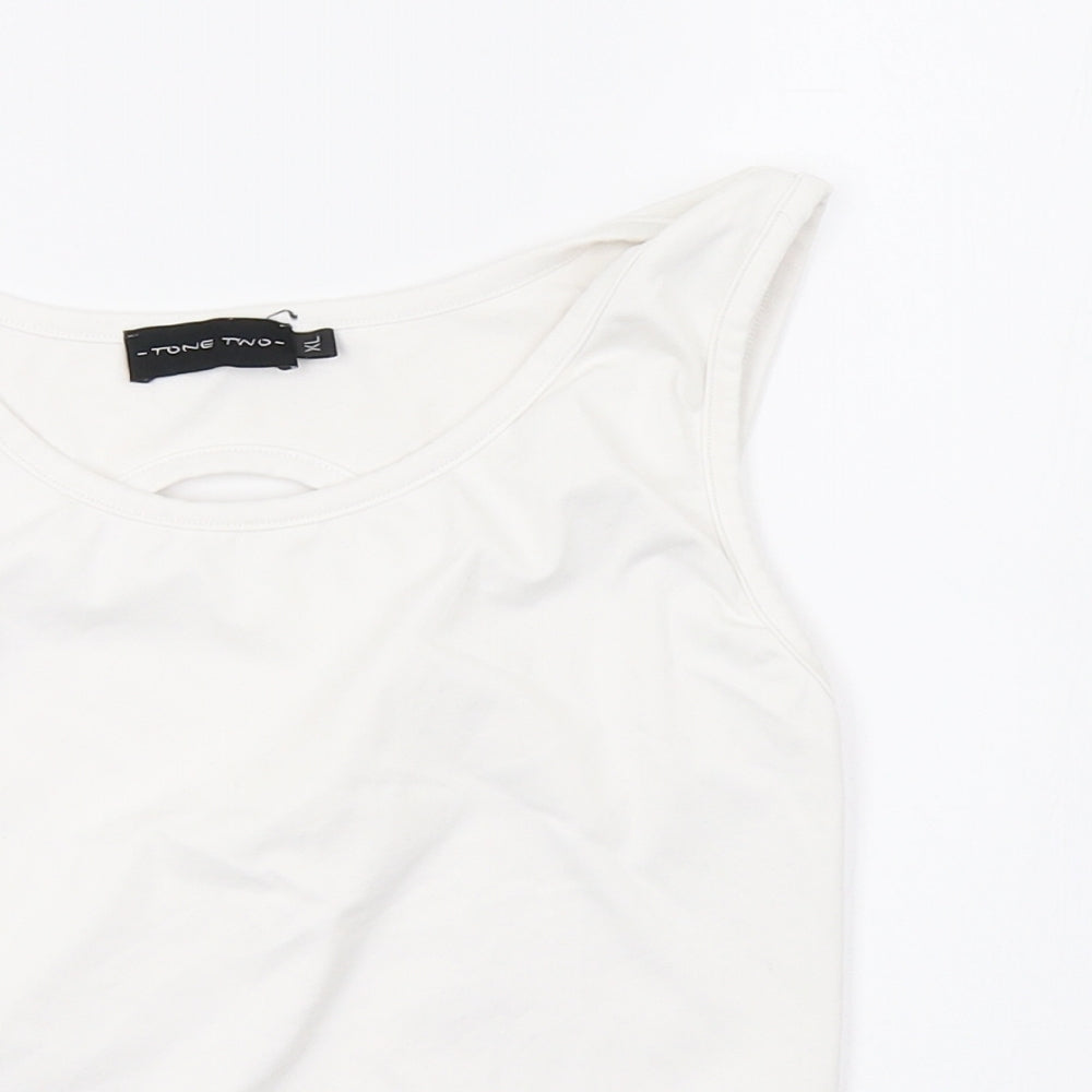 Tone Two Womens White   Cropped T-Shirt Size XL