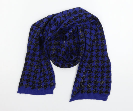 Front view of Preworn women’s blue houndstooth knit scarf
