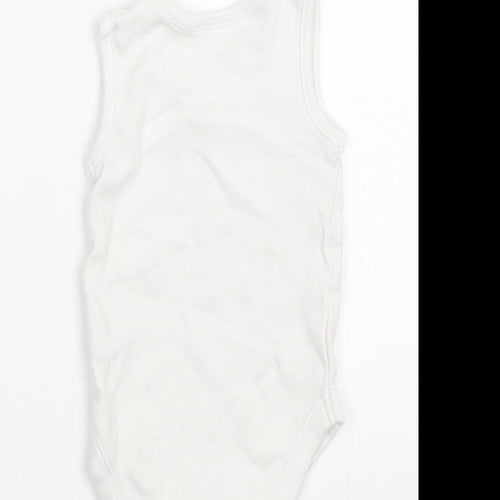 nutnmeg Baby White   Basic Tank Size 3-6 Months