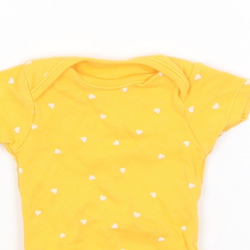 Nutmeg Baby Yellow   Romper One-Piece Size Newborn  - Hearts