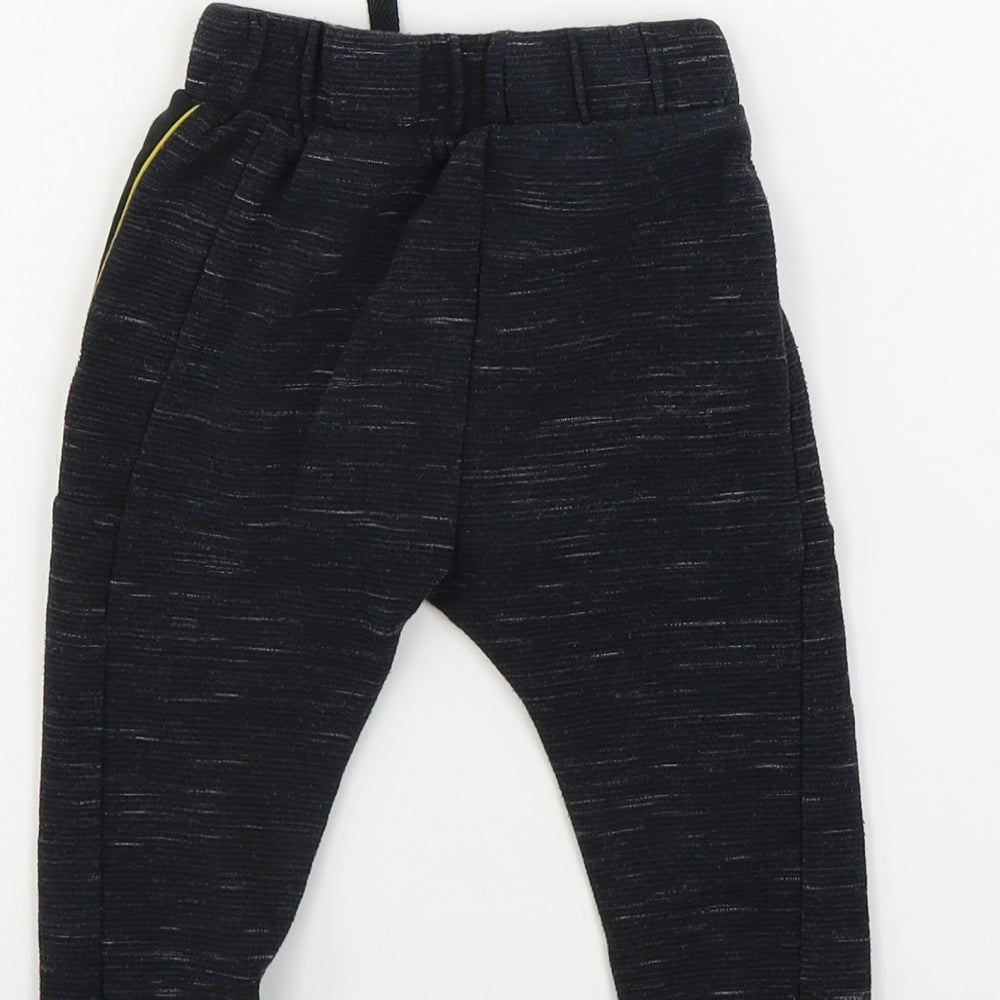Primark  Boys Black   Sweatpants Trousers Size 6-7 Years
