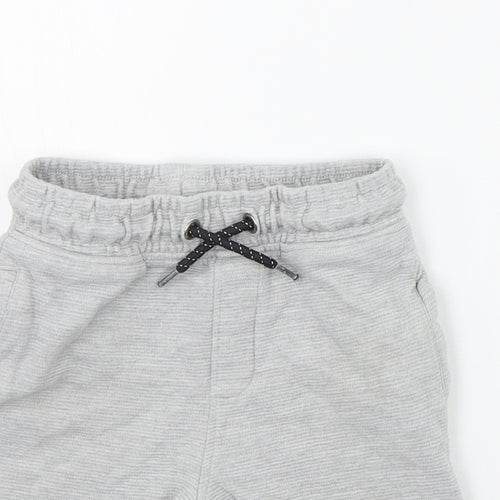 TU Boys Grey   Chino Shorts Size 6 Years