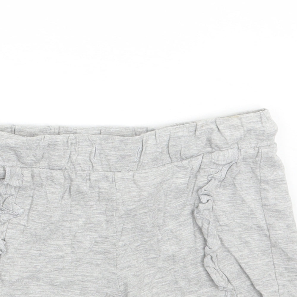 F&F Girls Grey   Sweat Shorts Size 6-7 Years