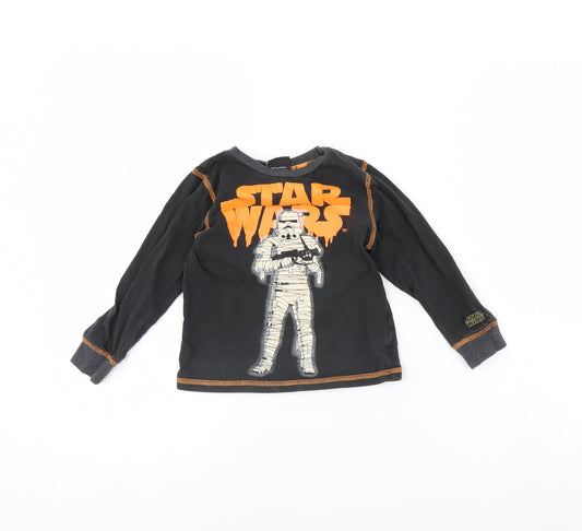 Front view of Tu boys’ grey solid pyjama top, size 5, years - star wars