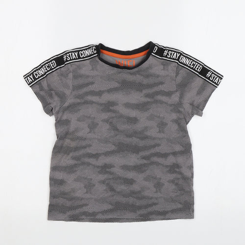 Matalan Boys Grey Camouflage  Basic T-Shirt Size 7 Years