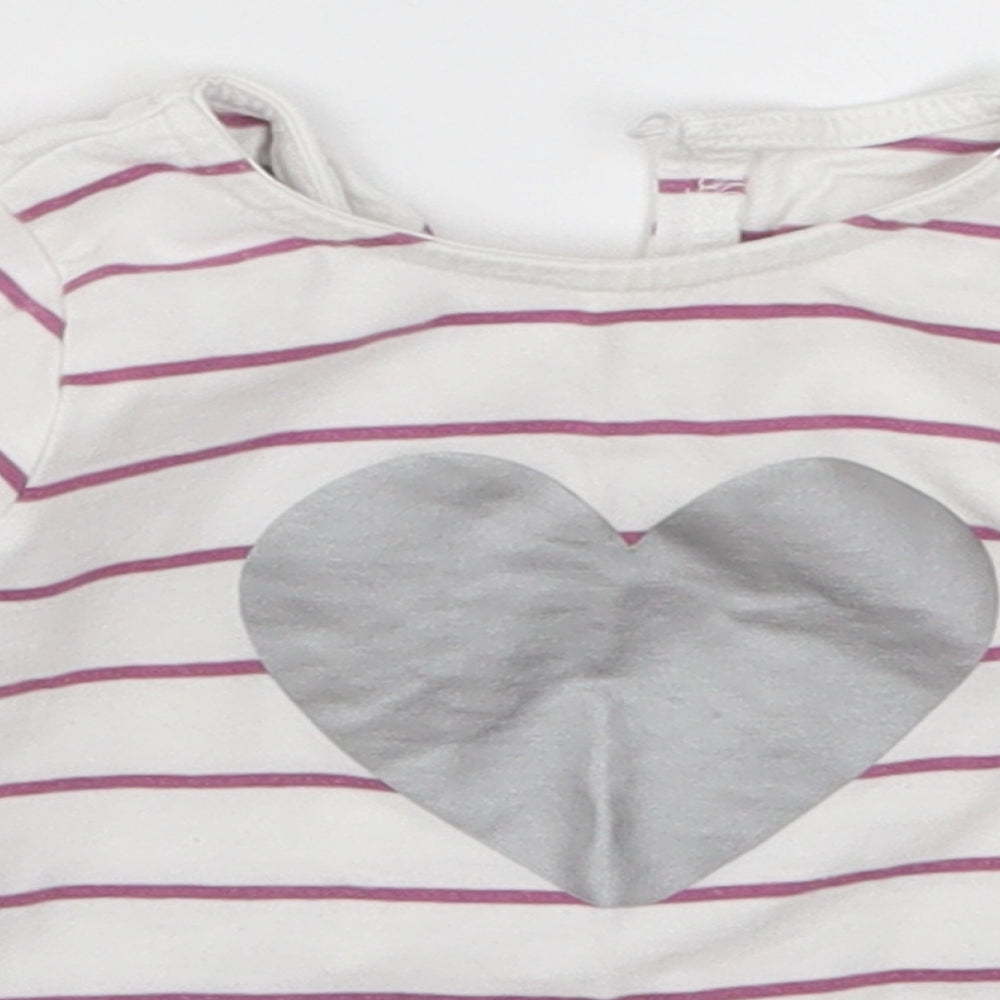 Preworn Girls White Striped  Basic T-Shirt Size 3-6 Months  - Love Heart
