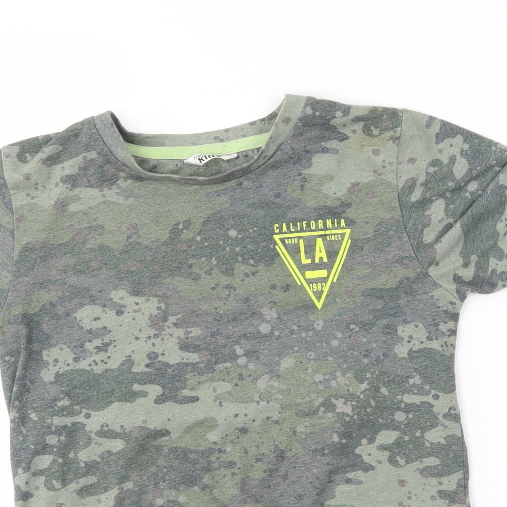 M&Co Boys Green Camouflage  Basic T-Shirt Size 9-10 Years