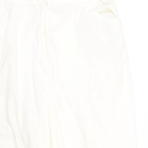 Furcom Womens White   Cropped Trousers Size 12 L21 in