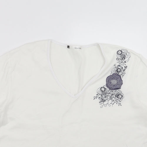 Viz A Viz Womens White   Basic T-Shirt Size 16  - Floral embroidery