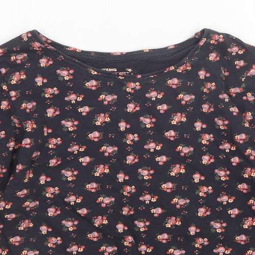 Young Dimension Girls Black Floral  Basic T-Shirt Size 6-7 Years