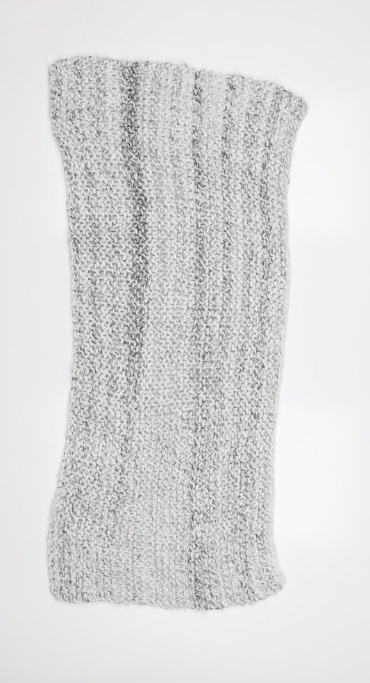 Front view of Preworn women’s grey knit scarf