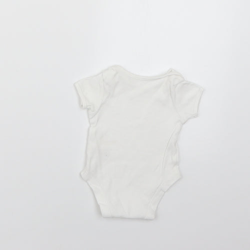 George Baby White   Babygrow One-Piece Size Newborn