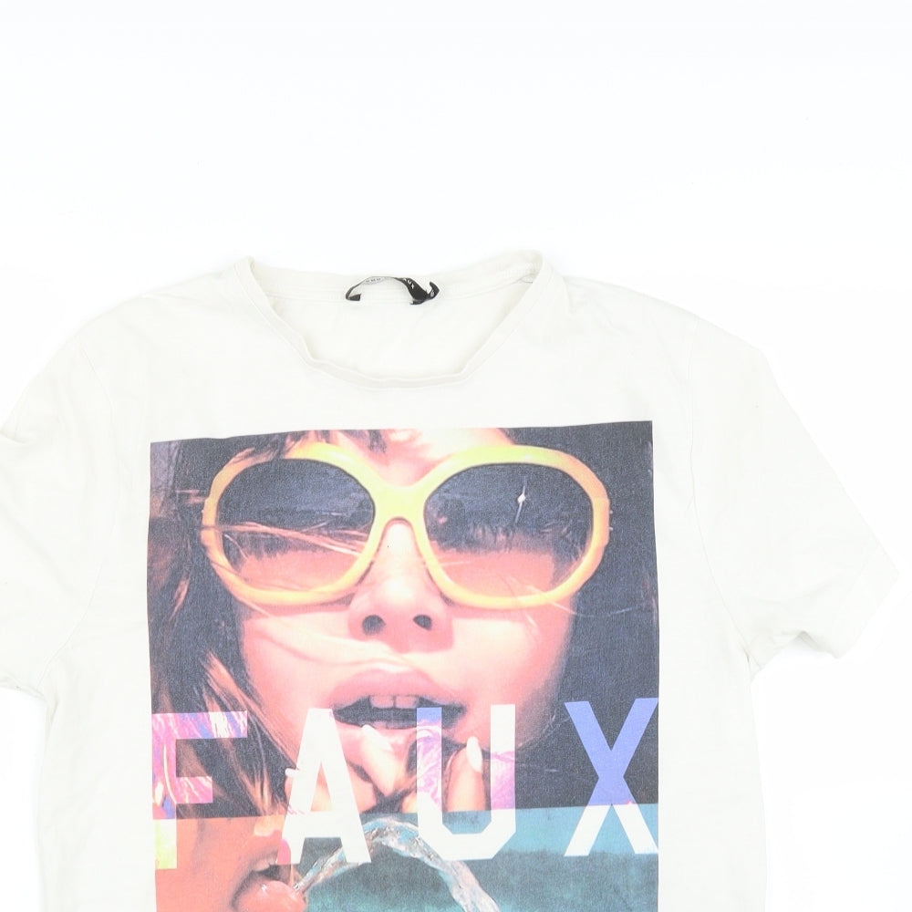 Friend or faux Mens White    T-Shirt Size S