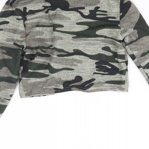New Look Girls Green Camouflage  Basic T-Shirt Size 9 Years