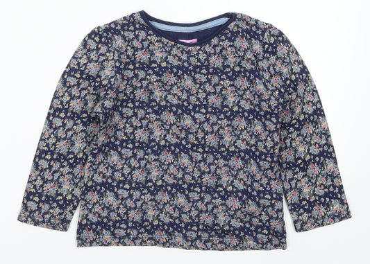 Front view of F&F girls’ blue floral basic t-shirt, size 18-24, months