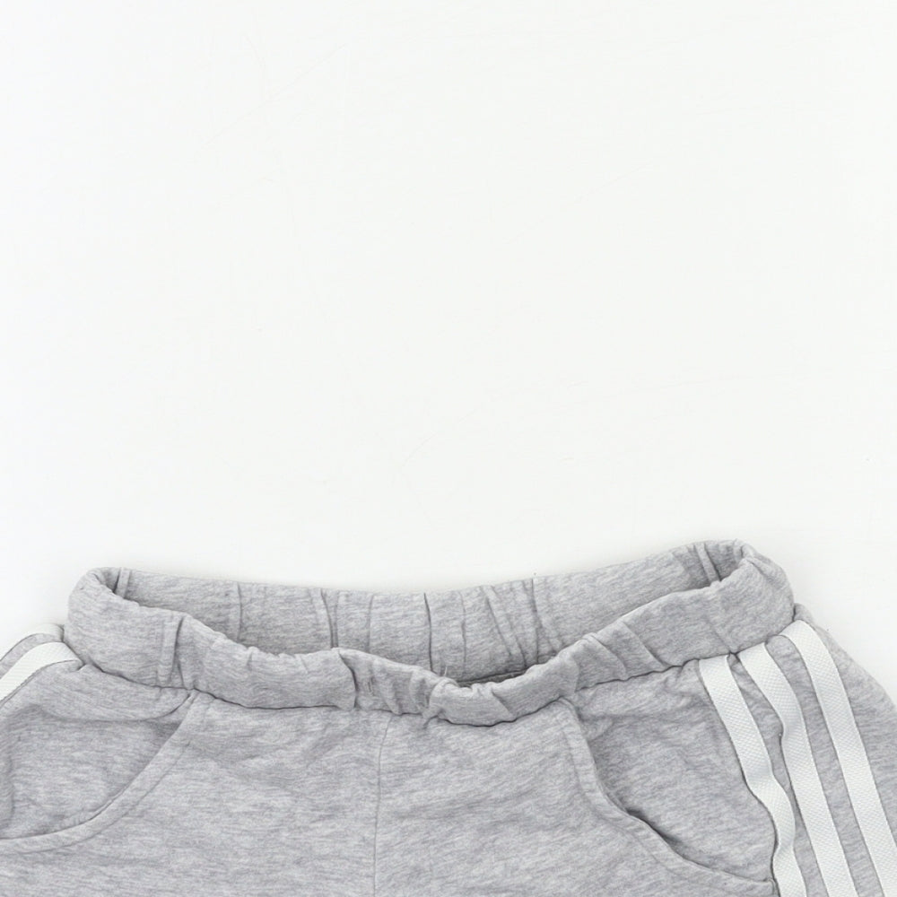 adidas Girls Grey   Sweat Shorts Size 7-8 Years