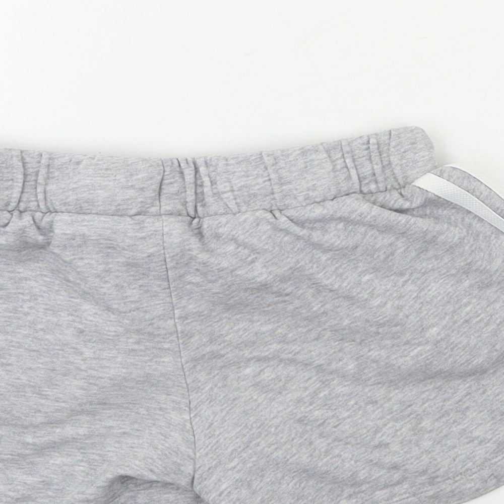 adidas Girls Grey   Sweat Shorts Size 7-8 Years