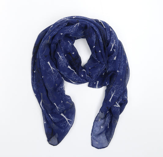 Front view of Preworn women’s blue knit scarf