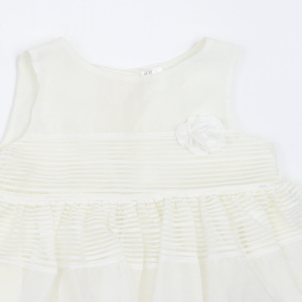 H&M Girls White   Fit & Flare  Size 18-24 Months