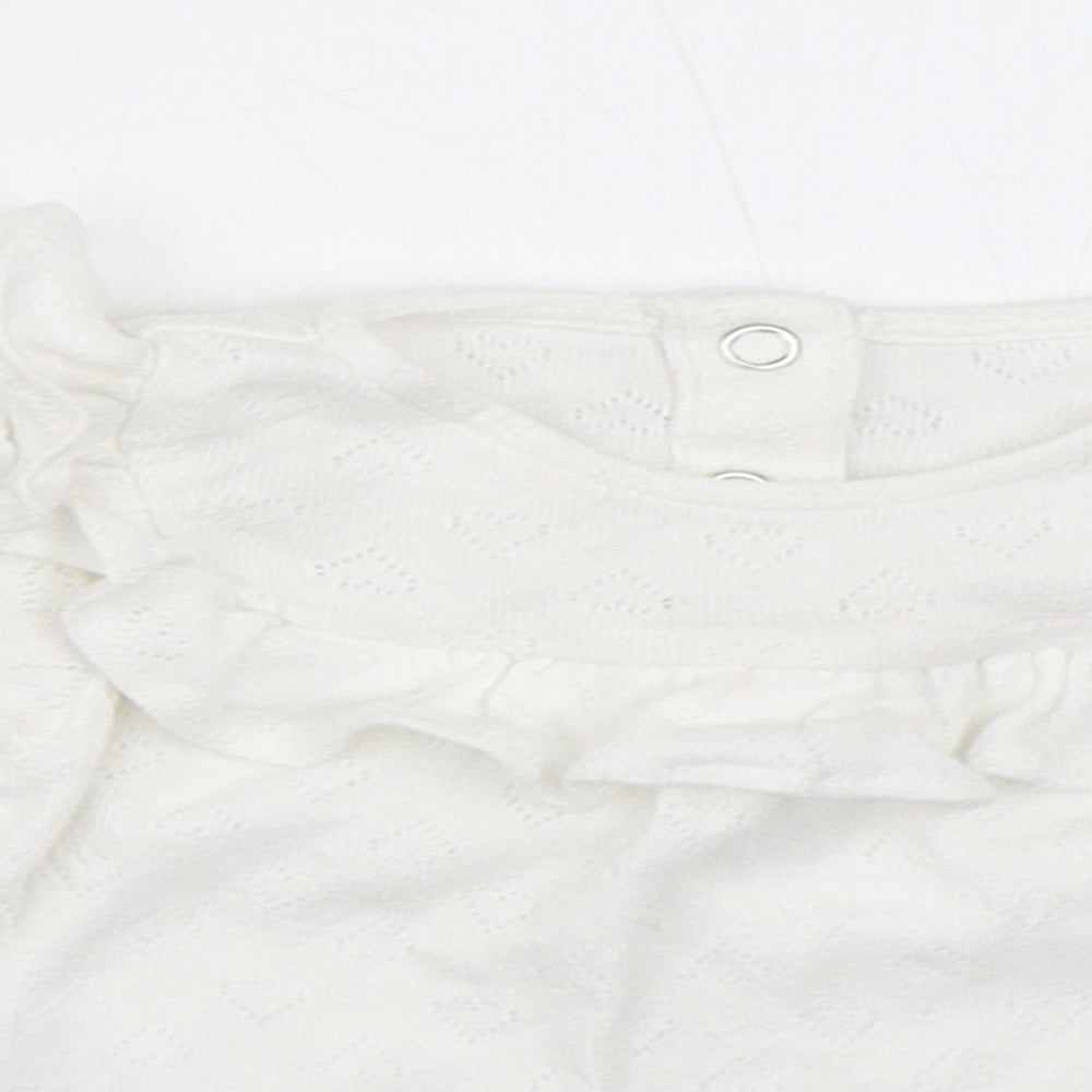 TU Girls White   Basic T-Shirt Size 3-6 Months