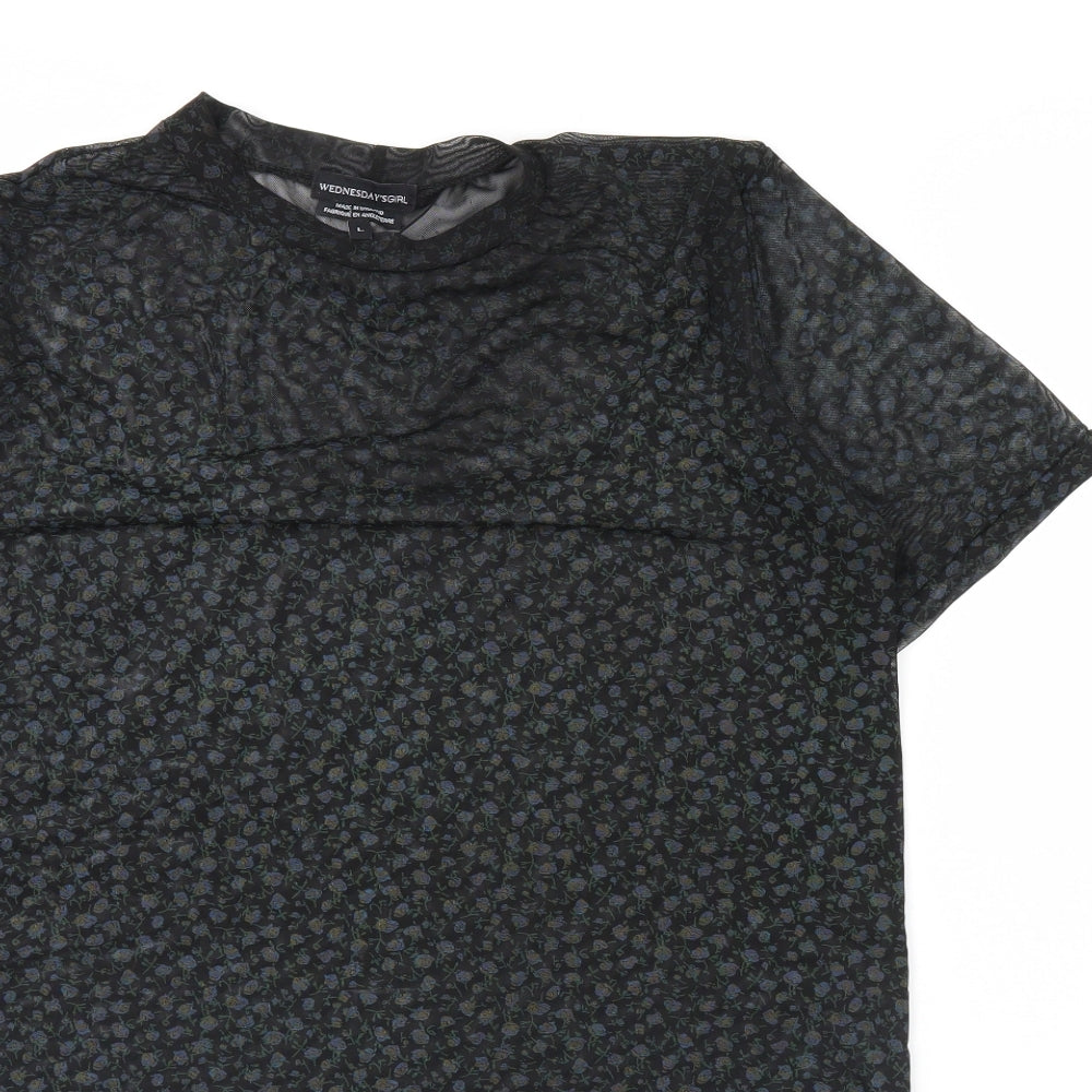 Wednesday's girl Womens Black Floral  Basic T-Shirt Size L