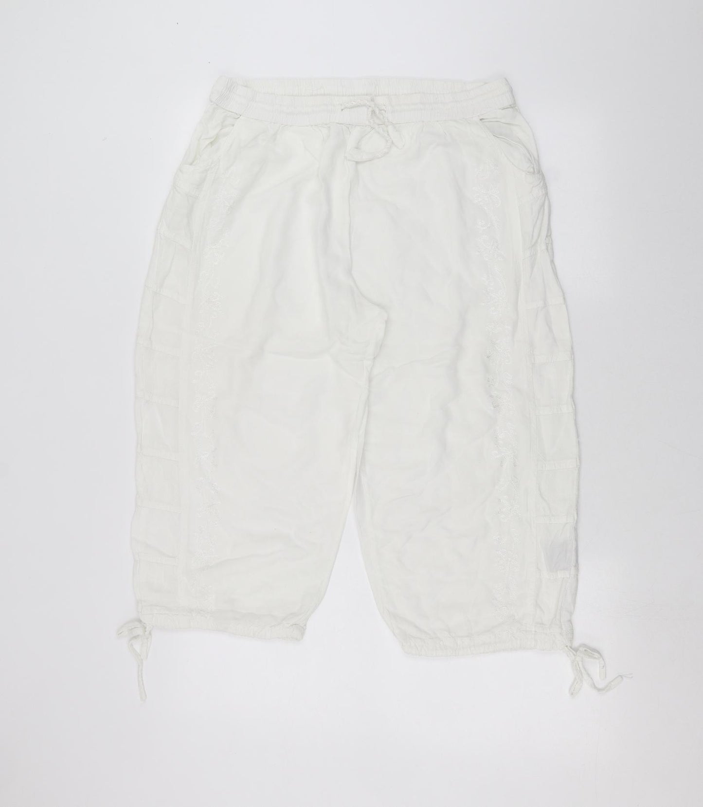 Ethnic nation Womens White   Bermuda Shorts Size L