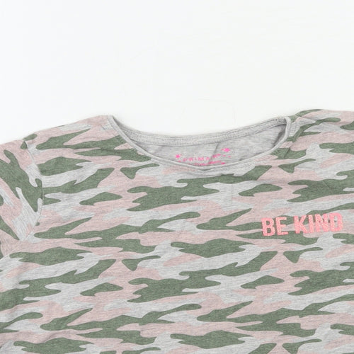 Primark Girls Green Camouflage  Basic T-Shirt Size 10 Years