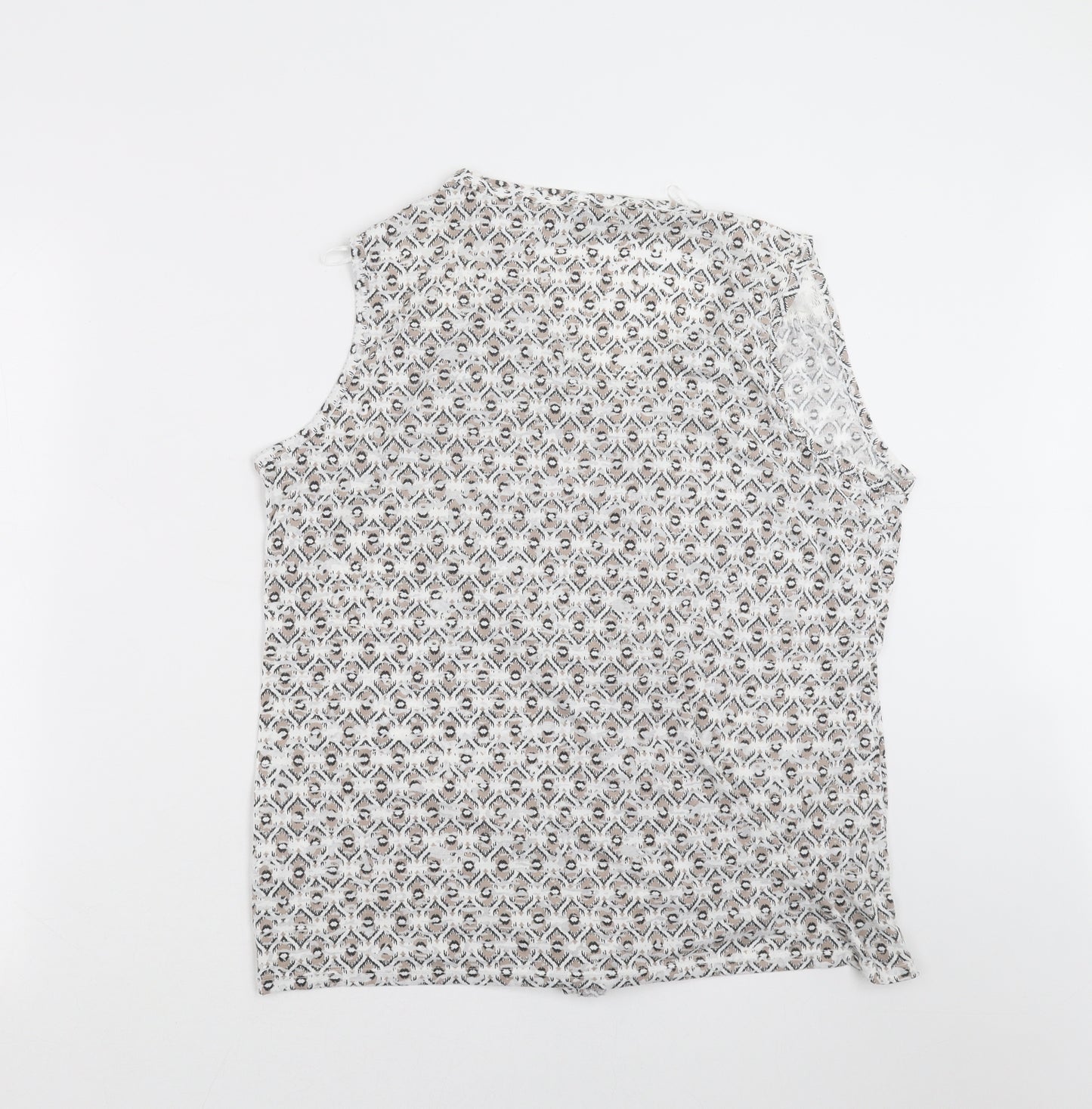 M&Co Womens White Geometric  Basic T-Shirt Size 18