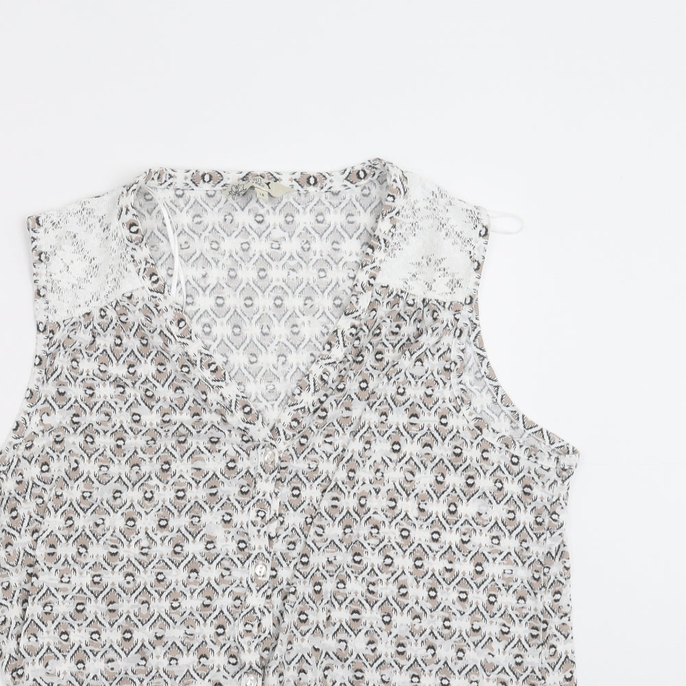 M&Co Womens White Geometric  Basic T-Shirt Size 18