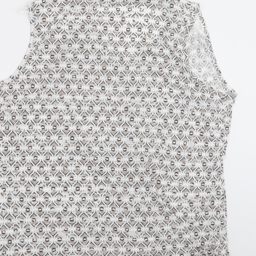 M&Co Womens White Geometric  Basic T-Shirt Size 18