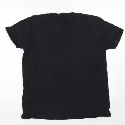 Gildan Mens Black    T-Shirt Size L  - Red Hot Chilli Peppers