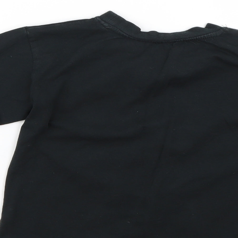 Preworn Boys Black Geometric  Basic T-Shirt Size 5-6 Years