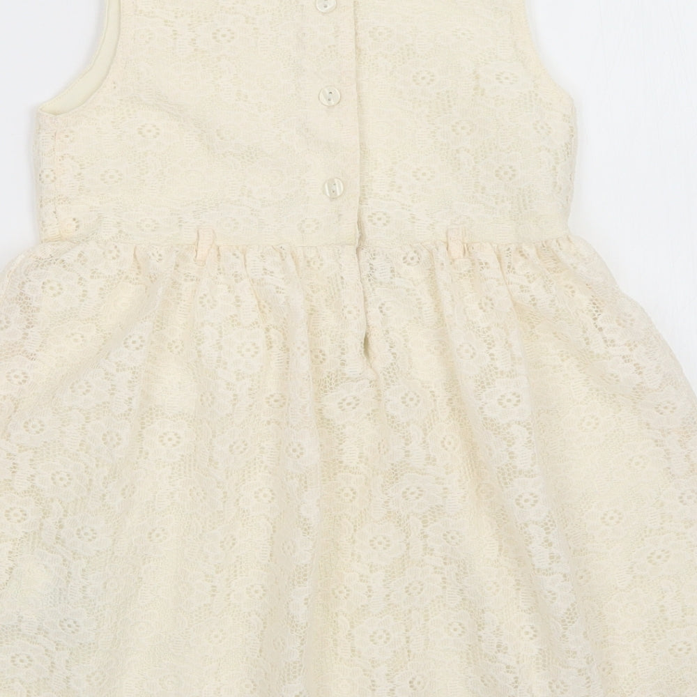 F&F Girls Ivory   Fit & Flare  Size 5-6 Years