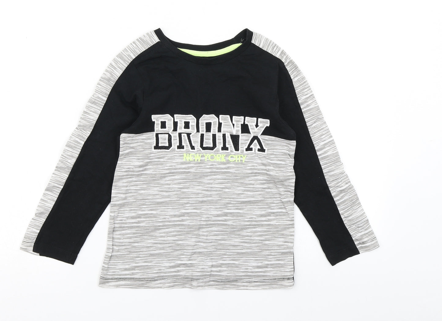 Urbn dept Boys Black Colourblock  Basic T-Shirt Size 7 Years