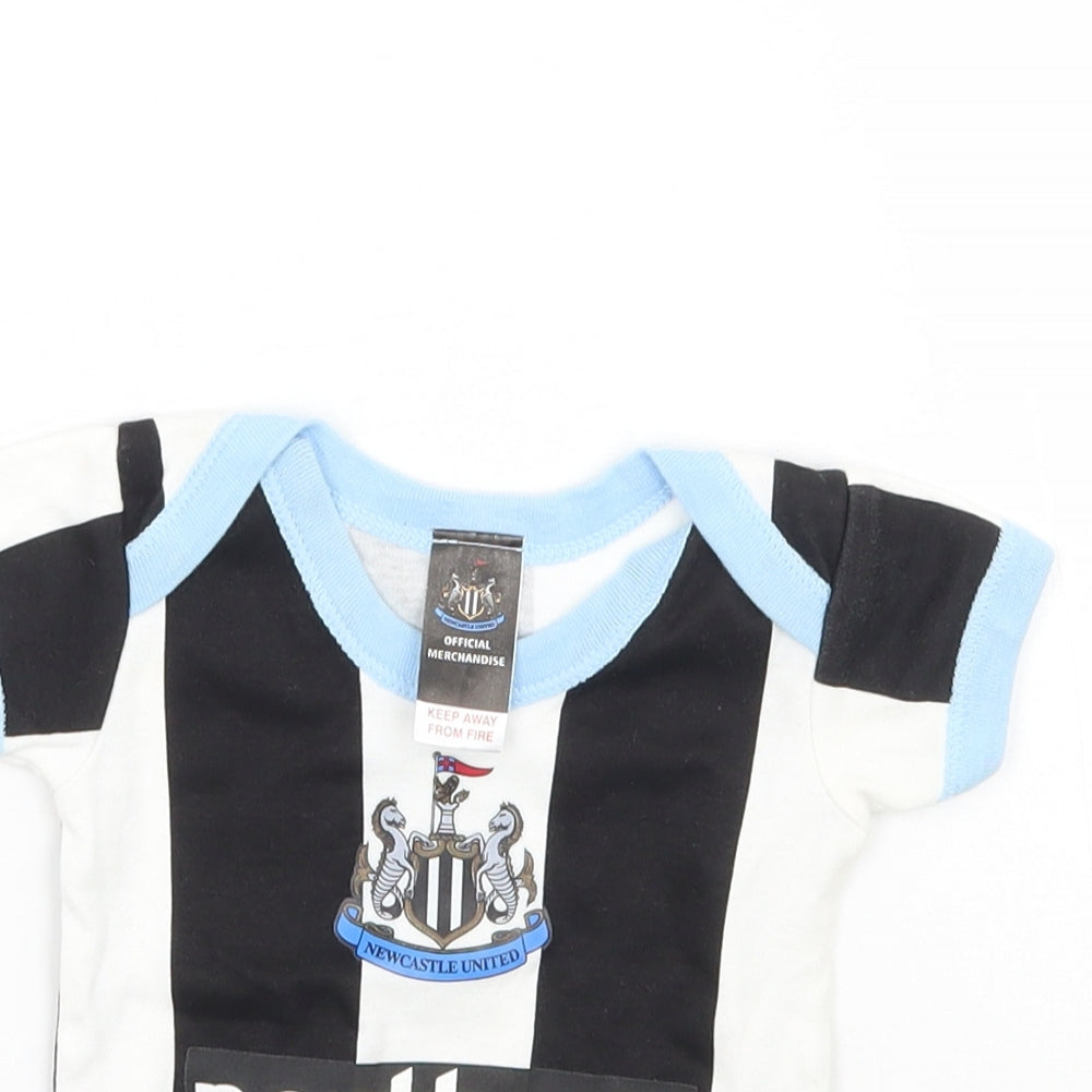 Newcastle United Baby Black Striped  Babygrow One-Piece Size Newborn  - OFFICIAL MERCHANDISE