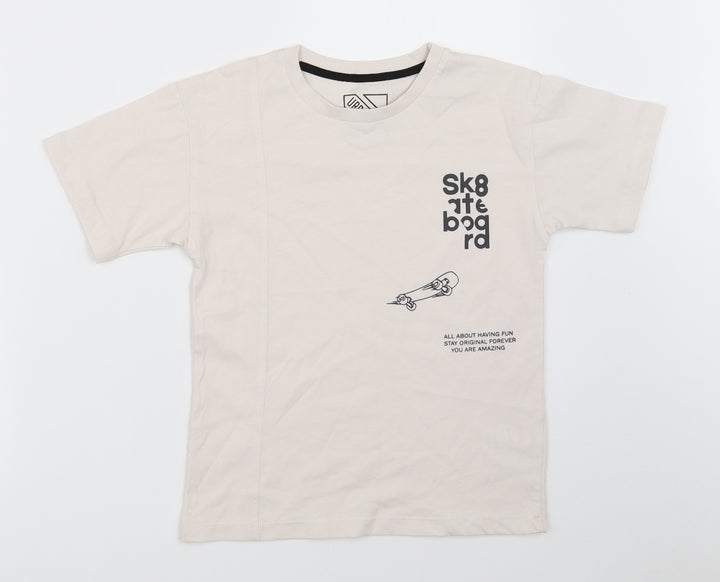 Matalan Boys Ivory   Basic T-Shirt Size 6 Years